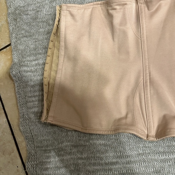 Miraclesuit Shapewear in Gray and Cream - Picture 3 of 4